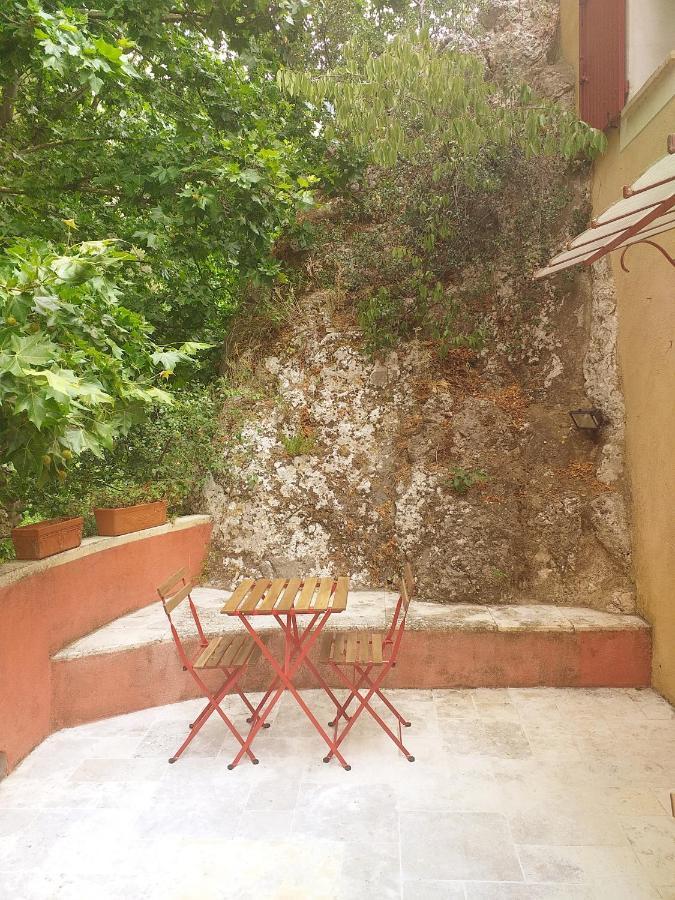 Maison Au Coeur De Fontaine De Vaucluse, Nichee Sur Le Rocher Et Surplombant La Sorgue Fontaine-de-Vaucluse Exterior foto